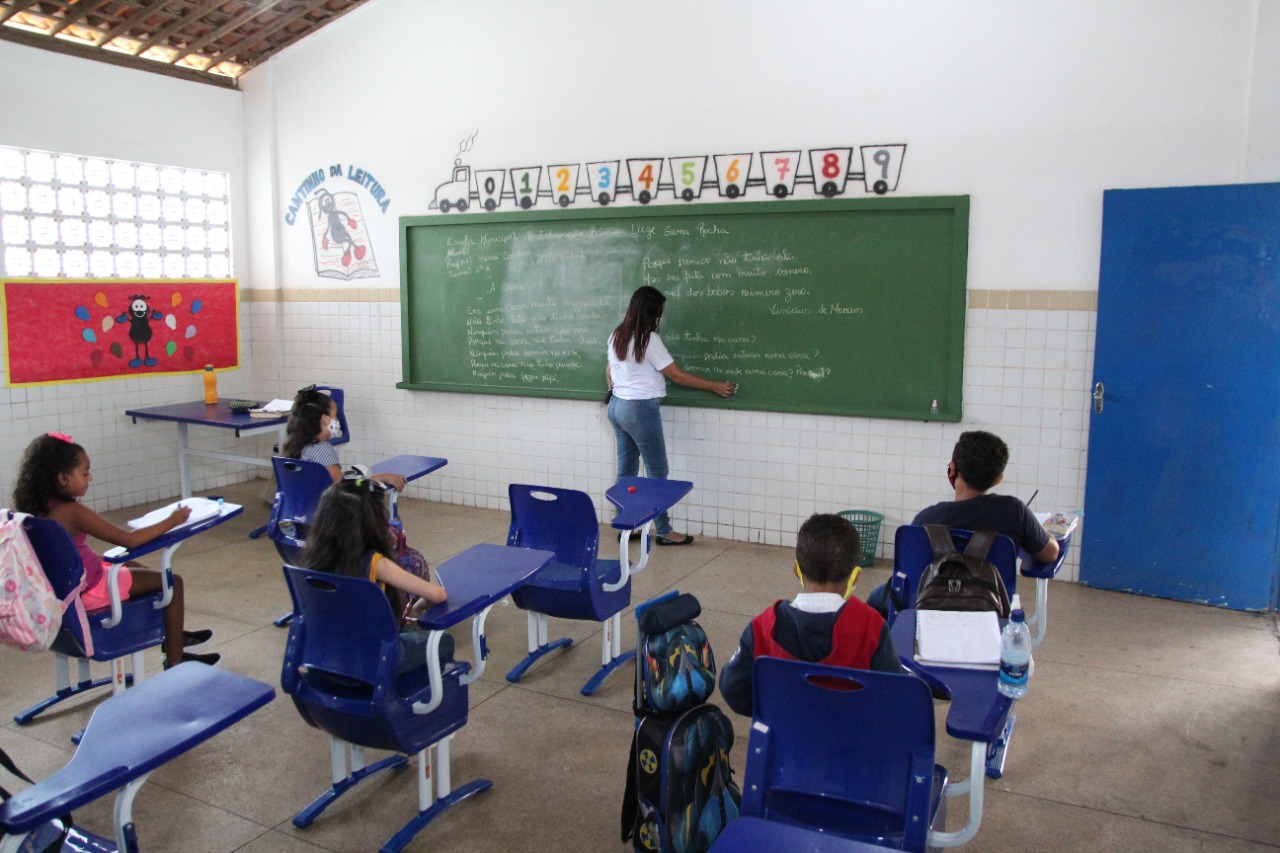 Mais de 12 mil alunos da rede municipal de ensino retornam às aulas presenciais na próxima segunda-feira (14) em Coruripe